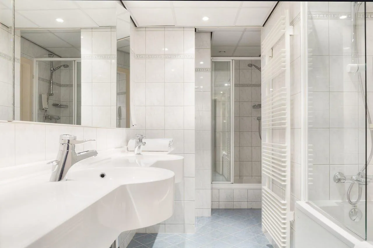 Babylon Hotel Den Haag 4*, Haga